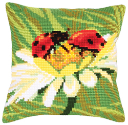 Cushion cross stitch kit Ladybug on Camomile - Collection d'Art