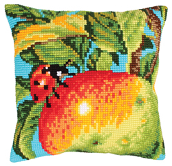 Cushion cross stitch kit Ladybug on the Apple - Collection d'Art