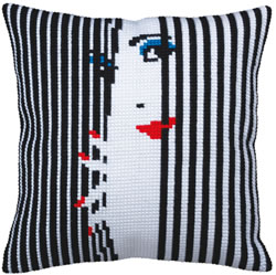 Cushion cross stitch kit I am spying on you - Collection d'Art