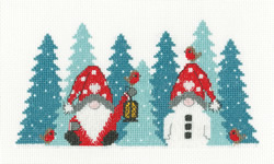 Cross stitch kit Winter Wonderland - Heritage Crafts