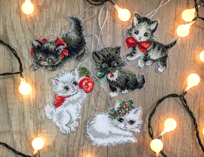 Cross stitch kit Christmas Kittens Toys - Leti Stitch
