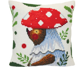 Cushion cross stitch kit Bear Walking in the Forest  - Collection d'Art